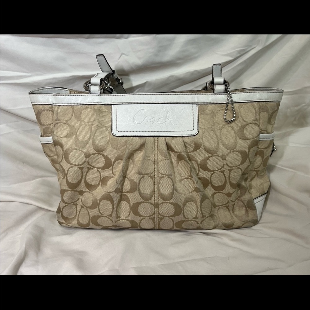 Coach Vintage Rare Gallery Tote Bag White/Beige Signature 524281